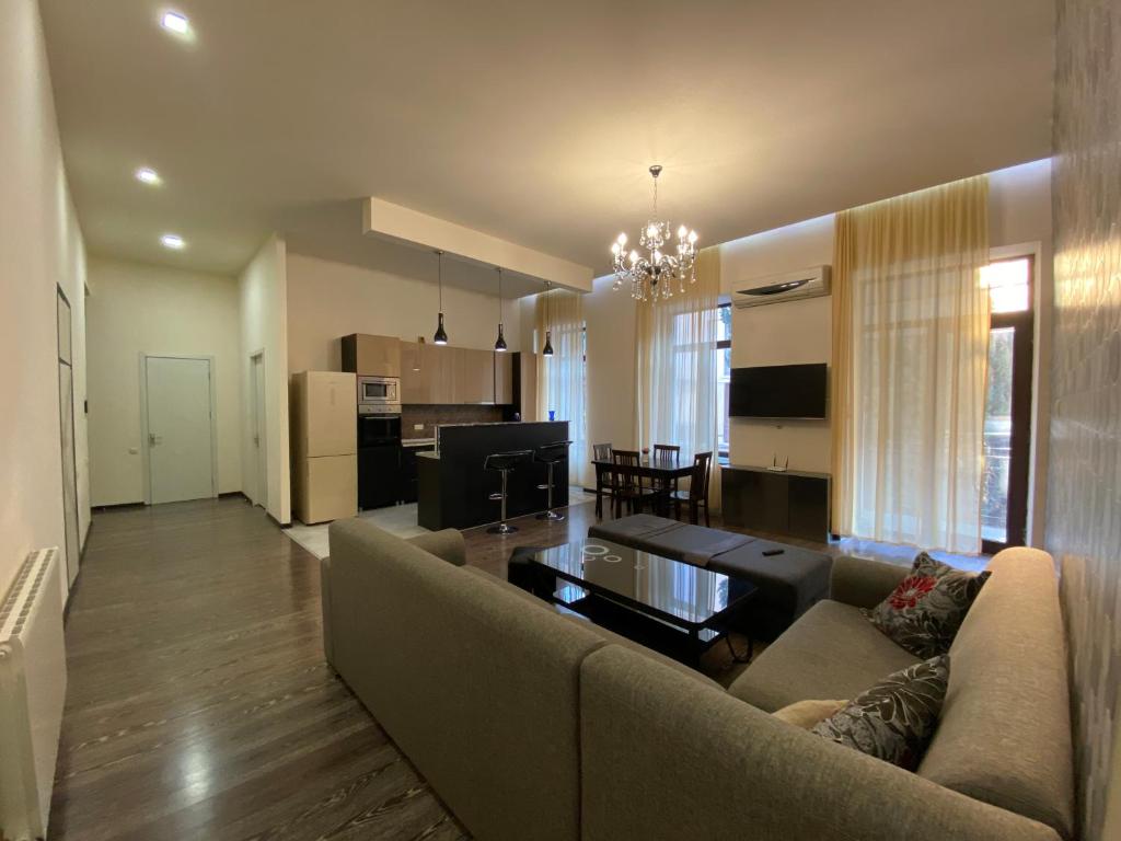 Lado Asatiani Apartment room 2